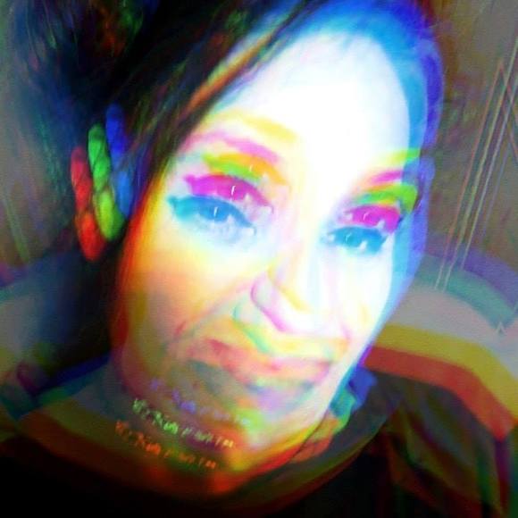 Meet your Posher, Louise - Picture 1 of 1